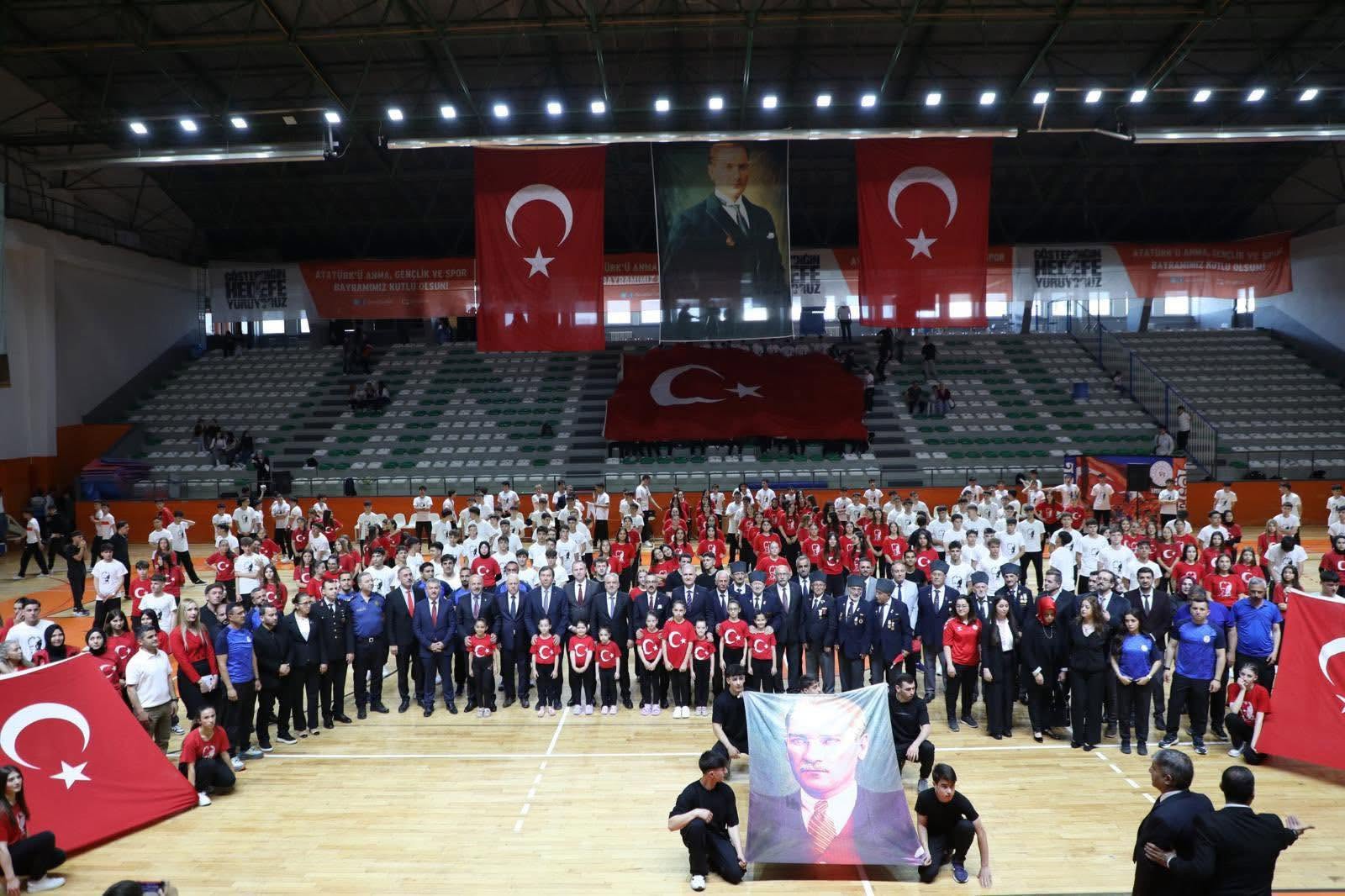 19 Mayıs Atatürk’ü Anma, Gençlik ve Spor Bayramı’nı Coşkuyla Kutladık